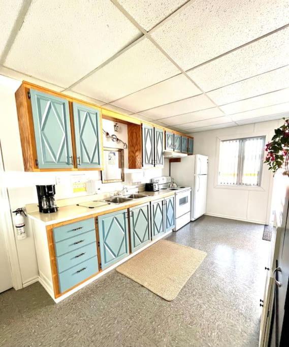 Les Appartements Du Vieil Edifice Metabetchouan-Lac-a-la-Croix Luaran gambar