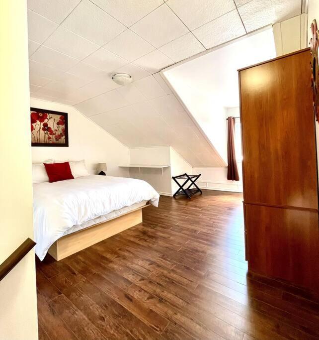 Les Appartements Du Vieil Edifice Metabetchouan-Lac-a-la-Croix Luaran gambar