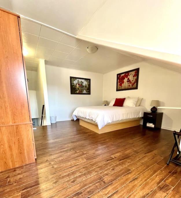 Les Appartements Du Vieil Edifice Metabetchouan-Lac-a-la-Croix Luaran gambar