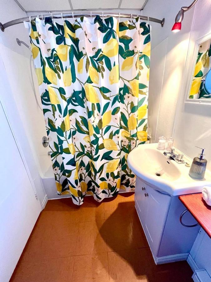 Les Appartements Du Vieil Edifice Metabetchouan-Lac-a-la-Croix Luaran gambar
