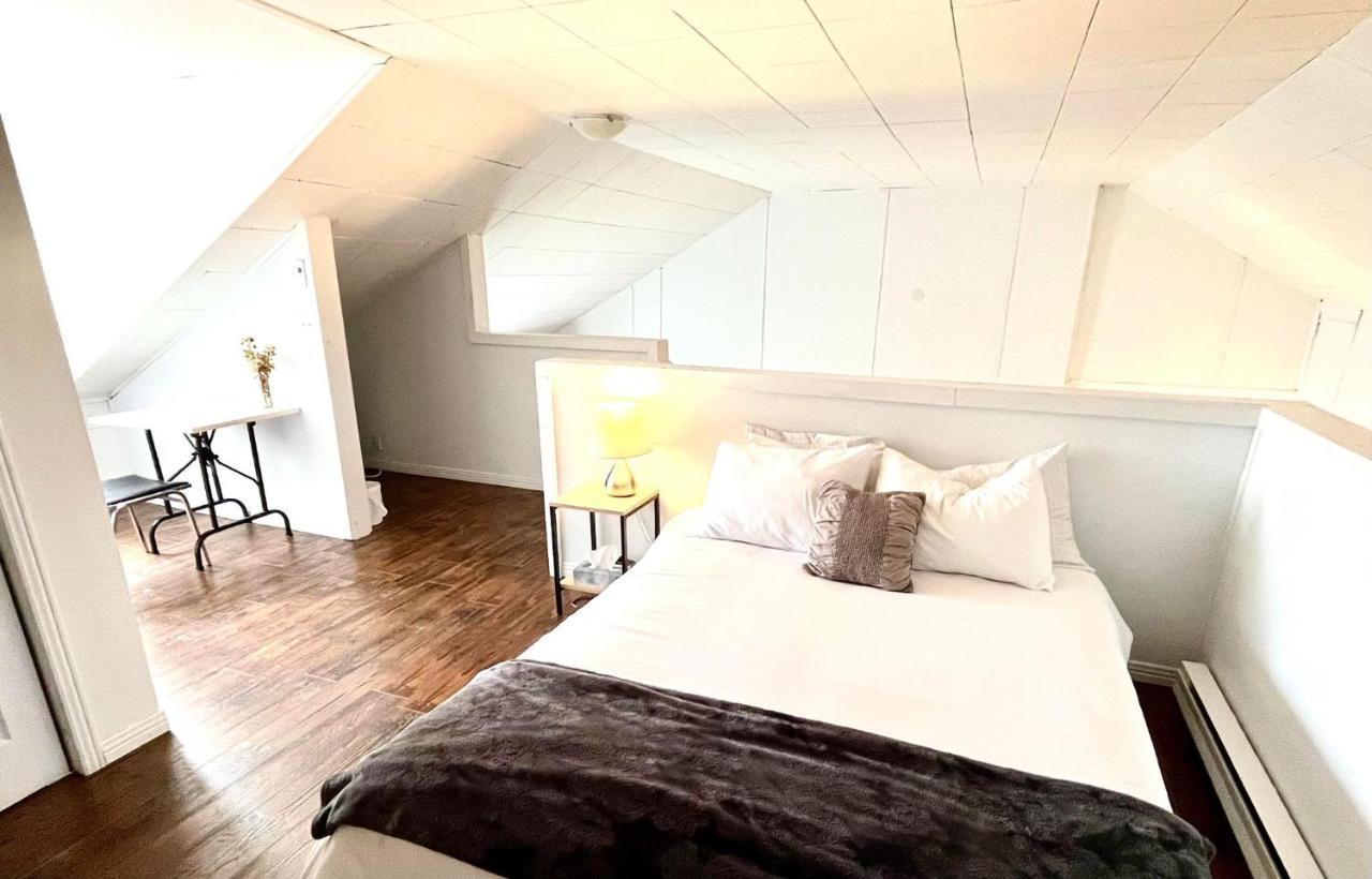 Les Appartements Du Vieil Edifice Metabetchouan-Lac-a-la-Croix Luaran gambar