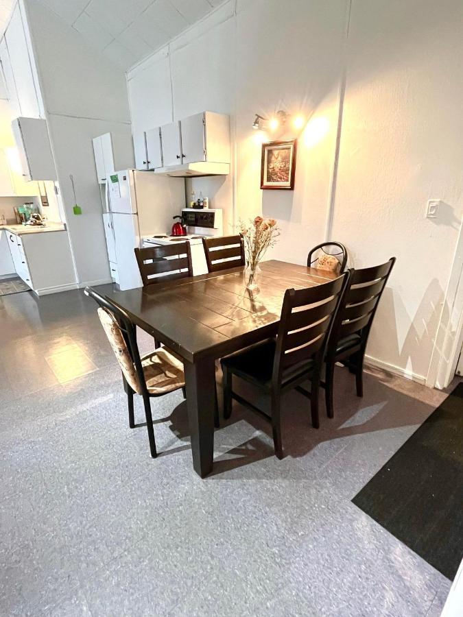 Les Appartements Du Vieil Edifice Metabetchouan-Lac-a-la-Croix Luaran gambar